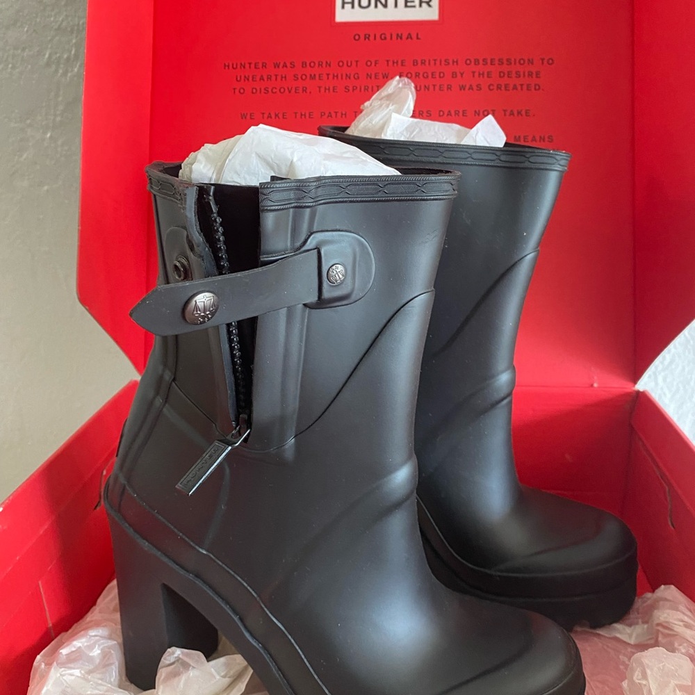 Rare and Gorgeous Hunter Original black high heels boots